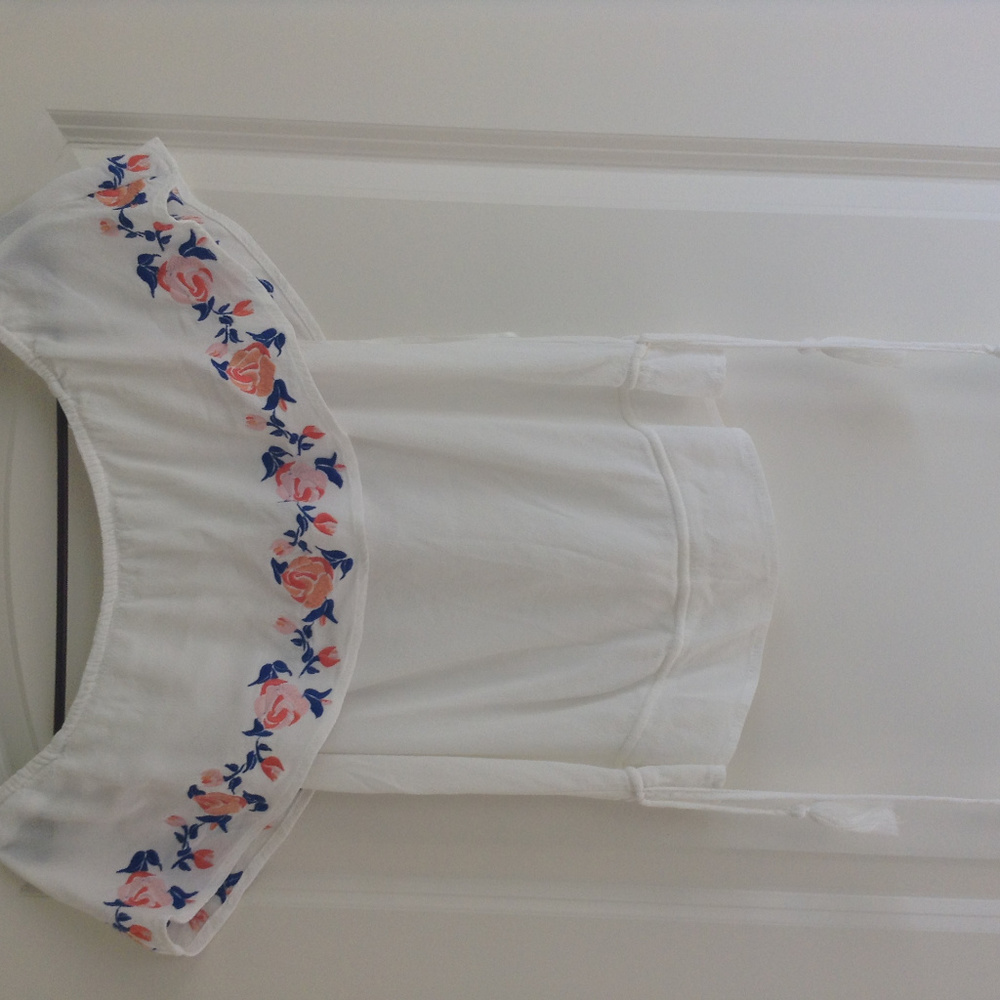 Off-the shoulder blouse - Picture 2 of 2